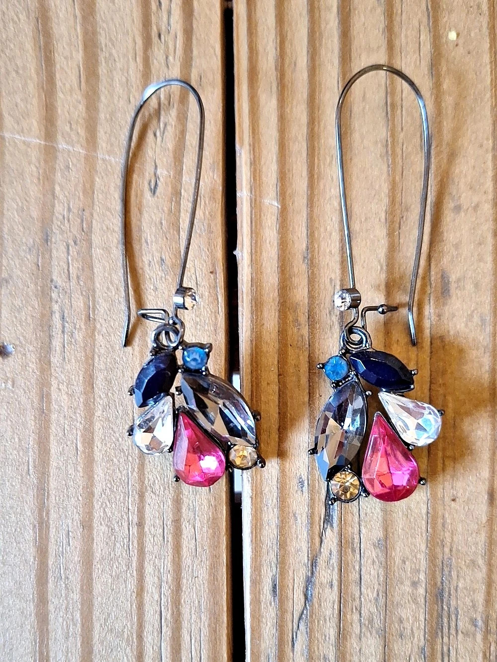 Betsey Johnson Multicolor Crystal Drop Earrings Like New